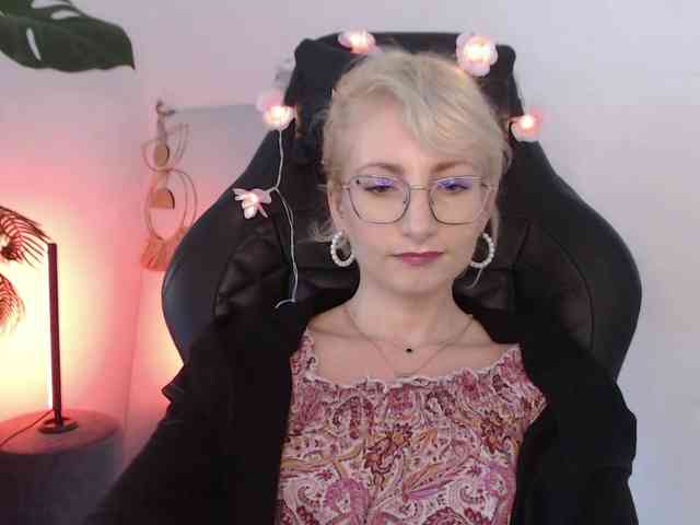 CinderellaMoon webcam