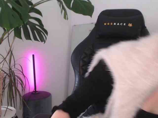 CinderellaMoon webcam