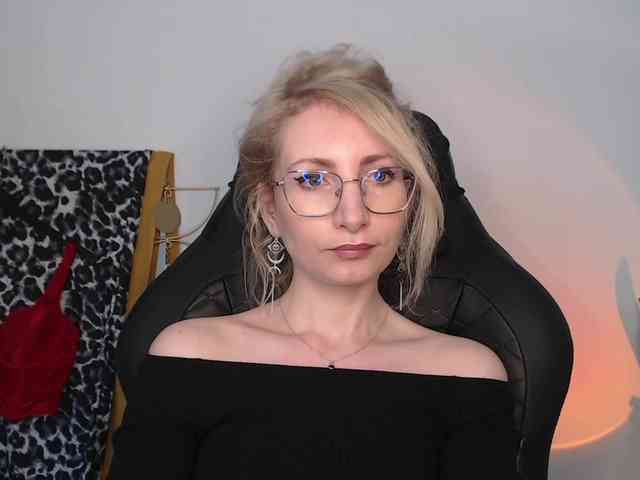 CinderellaMoon webcam