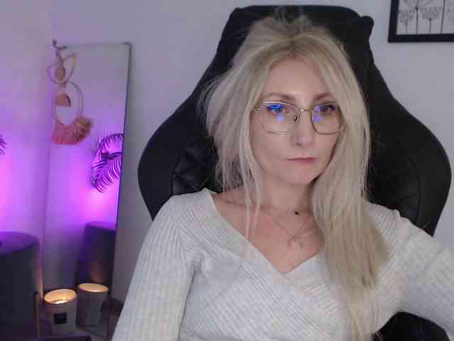 CinderellaMoon webcam