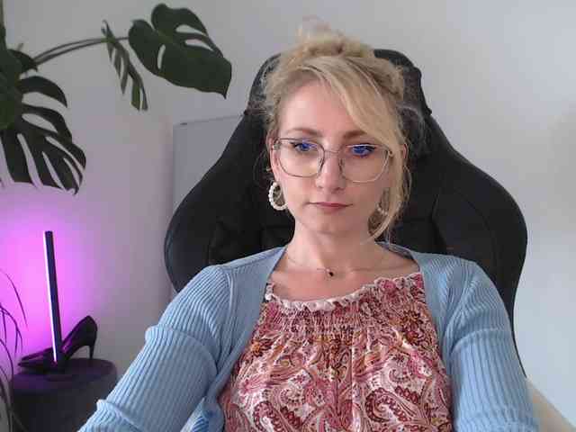 CinderellaMoon webcam