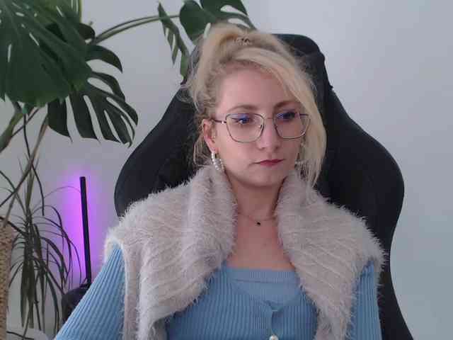 CinderellaMoon webcam