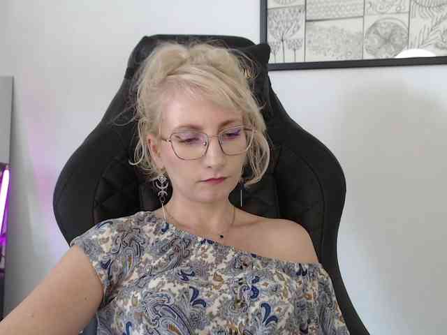 CinderellaMoon webcam