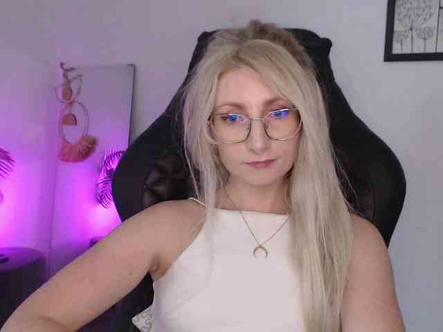 CinderellaMoon webcam