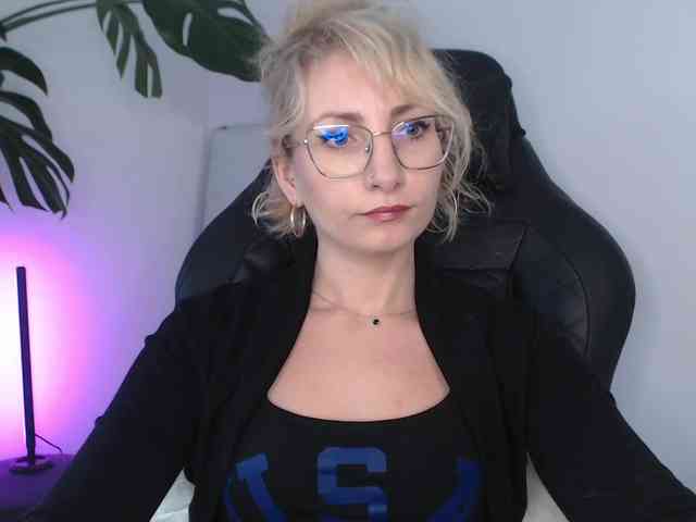 CinderellaMoon webcam