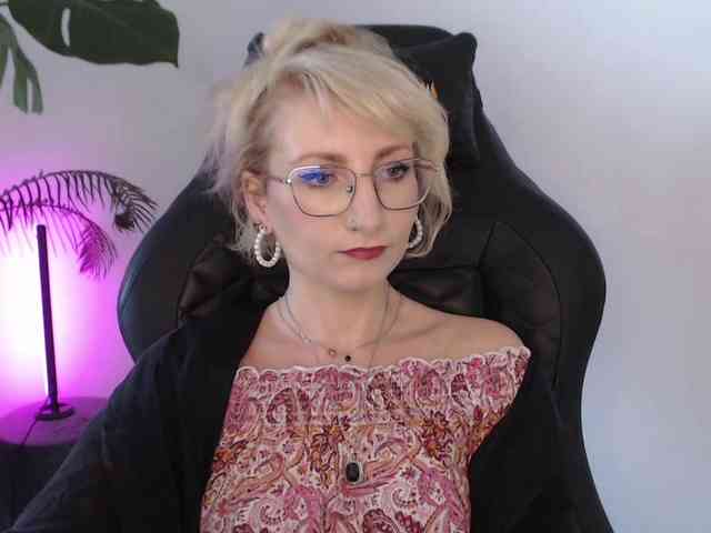 CinderellaMoon webcam