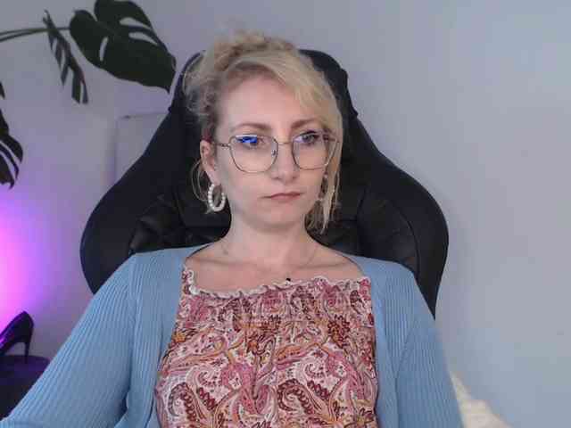 CinderellaMoon webcam