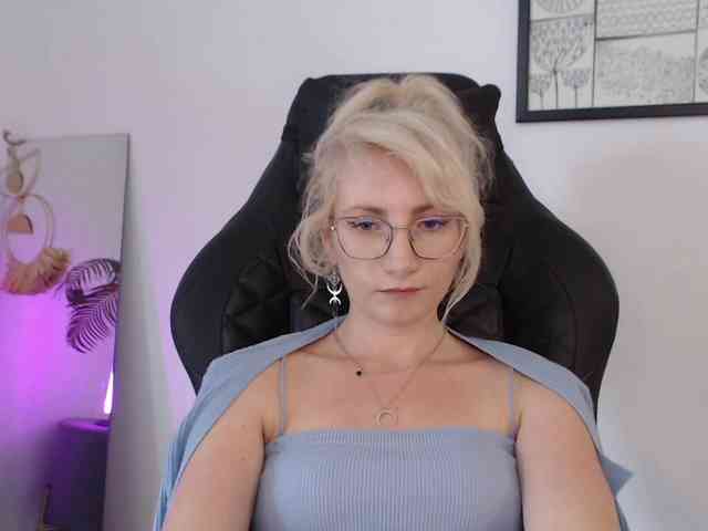 CinderellaMoon webcam