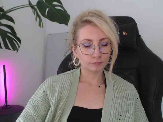CinderellaMoon webcam