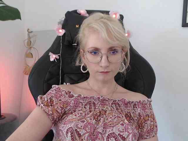 CinderellaMoon webcam