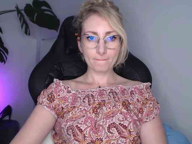 CinderellaMoon webcam