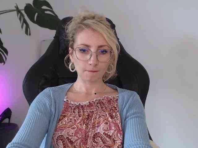 CinderellaMoon webcam