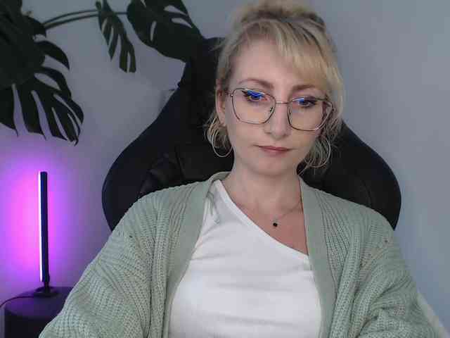 CinderellaMoon webcam