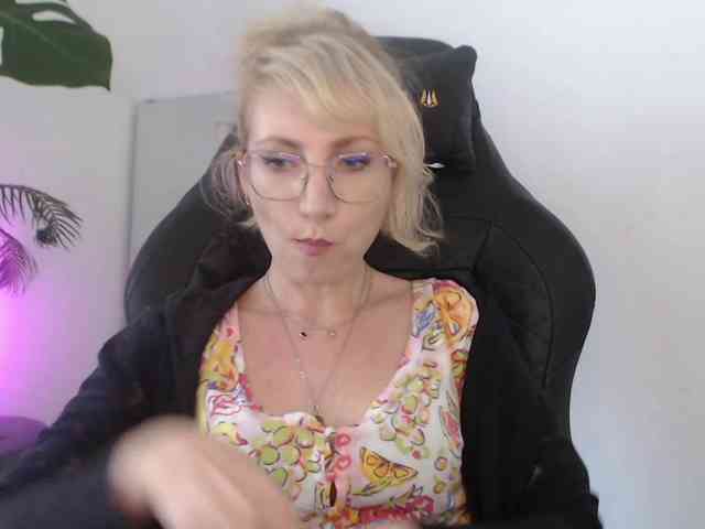 CinderellaMoon webcam