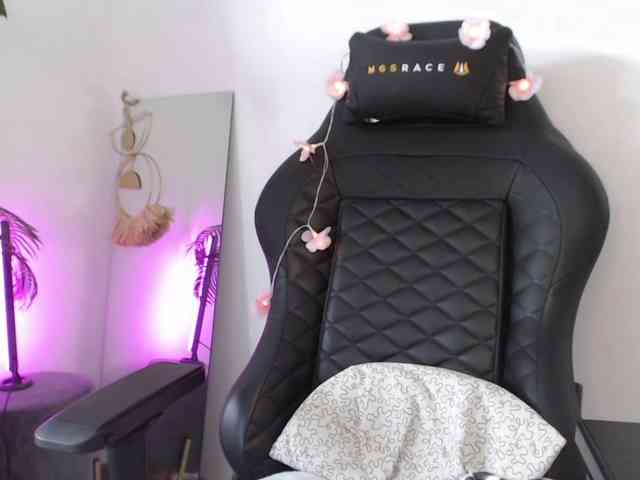 CinderellaMoon webcam