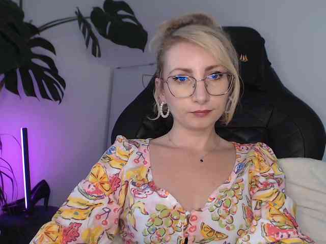 CinderellaMoon webcam