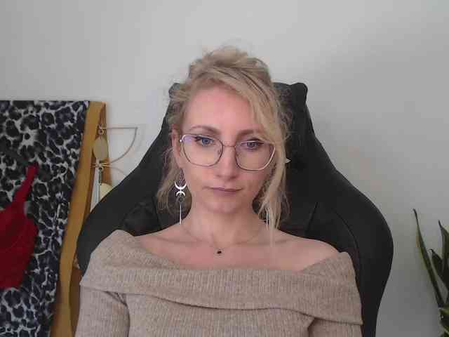 CinderellaMoon webcam