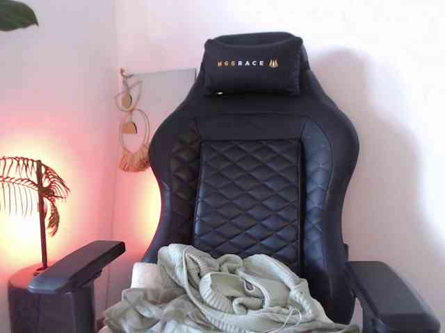 CinderellaMoon webcam