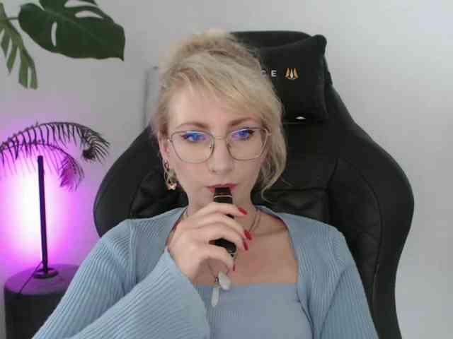 CinderellaMoon webcam