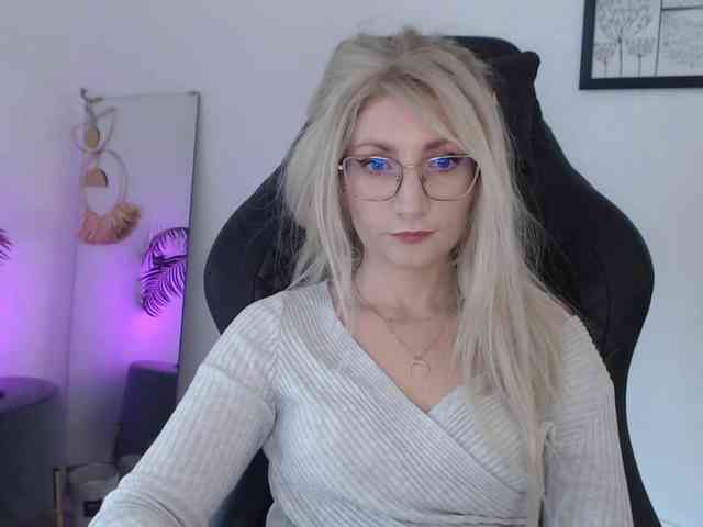 CinderellaMoon webcam