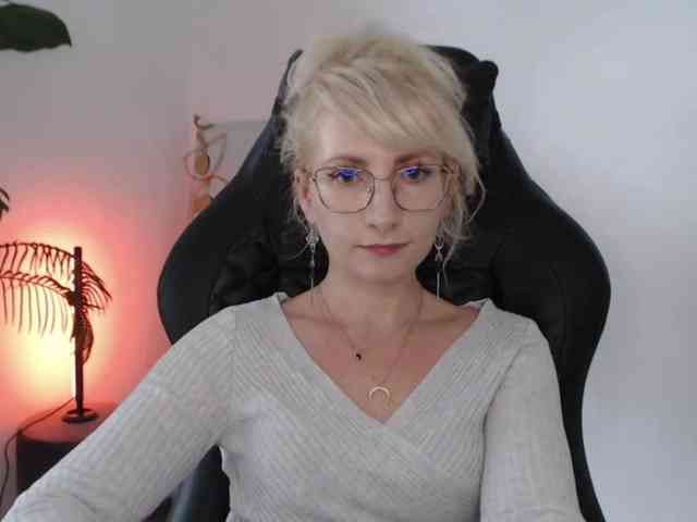 CinderellaMoon webcam