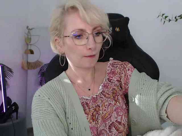 CinderellaMoon webcam