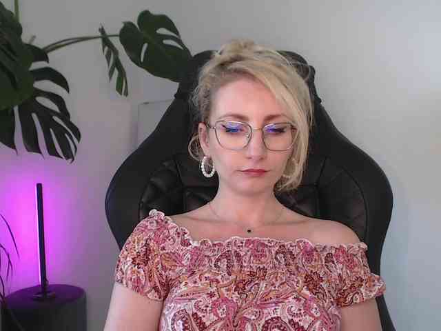 CinderellaMoon webcam