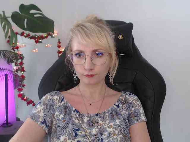 CinderellaMoon webcam