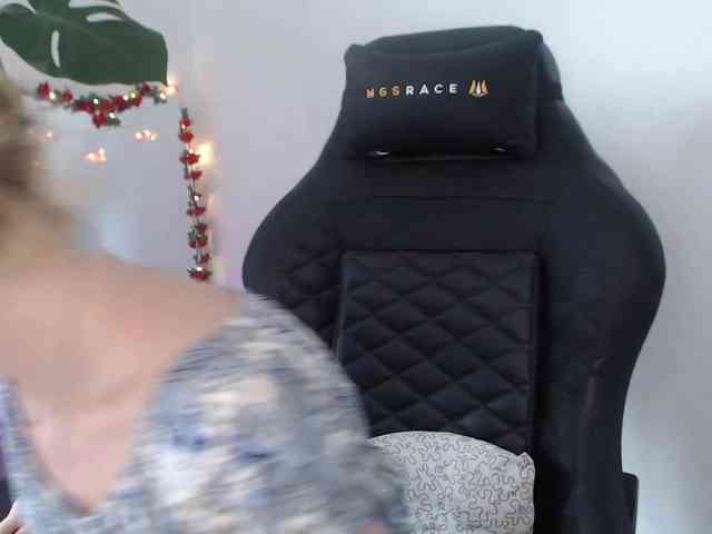 CinderellaMoon webcam