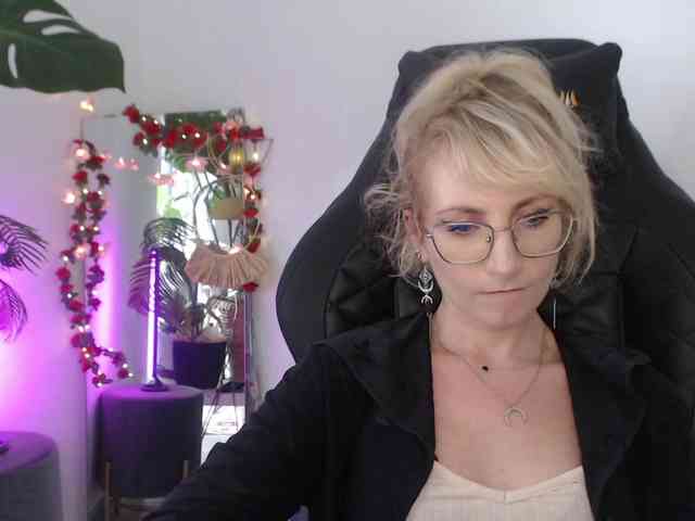 CinderellaMoon webcam