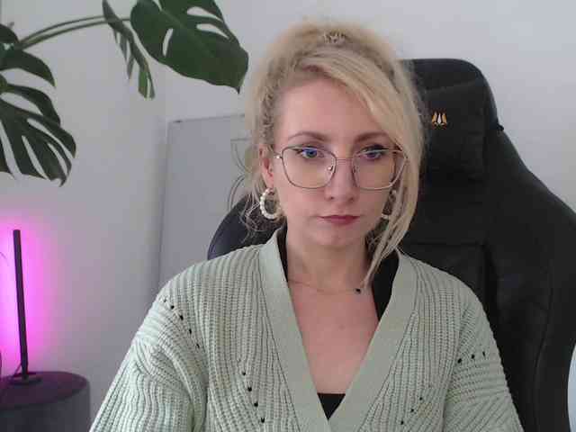 CinderellaMoon webcam