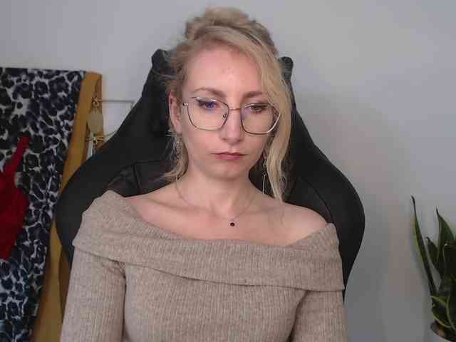 CinderellaMoon webcam