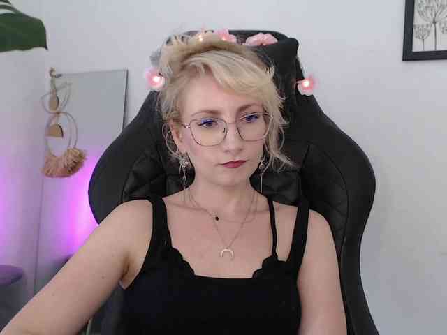 CinderellaMoon webcam