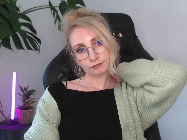 CinderellaMoon webcam