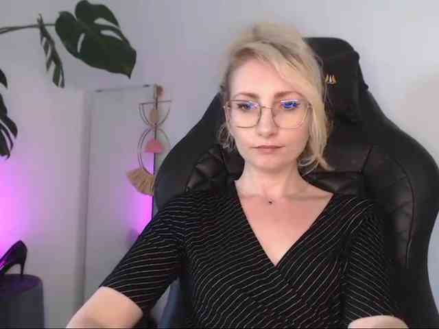 CinderellaMoon webcam