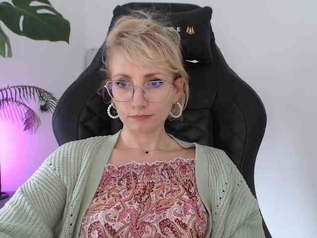 CinderellaMoon webcam
