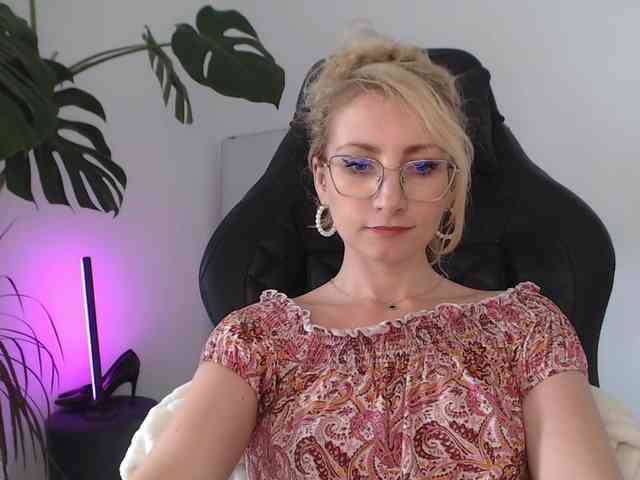 CinderellaMoon webcam