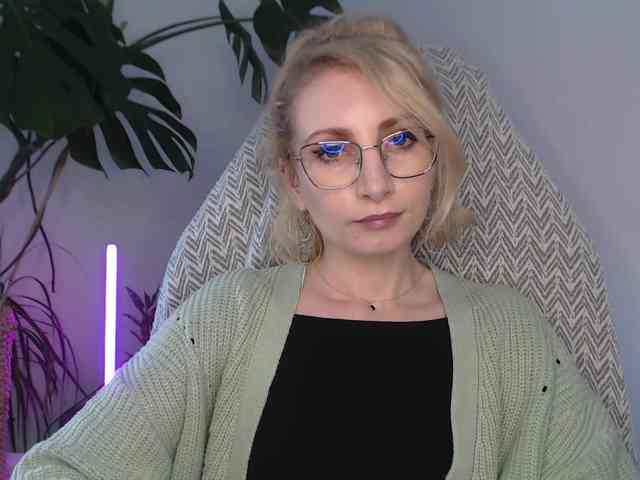 CinderellaMoon webcam