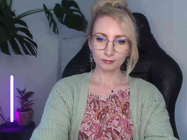 CinderellaMoon webcam