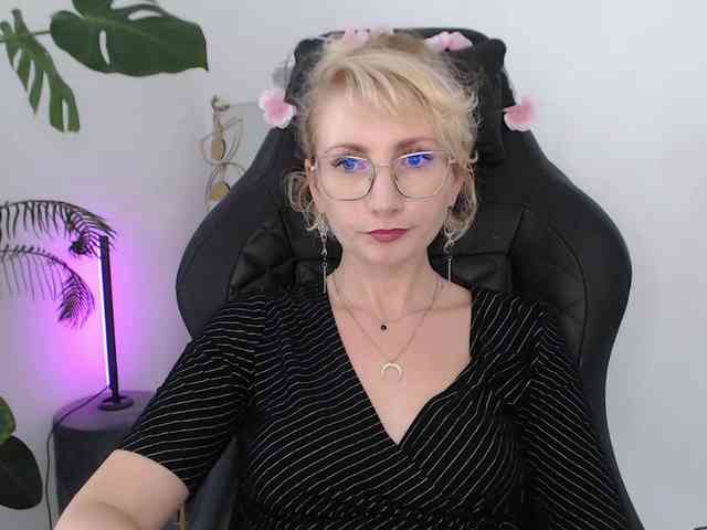 CinderellaMoon webcam