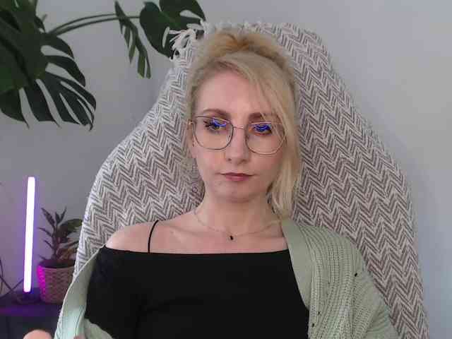 CinderellaMoon webcam