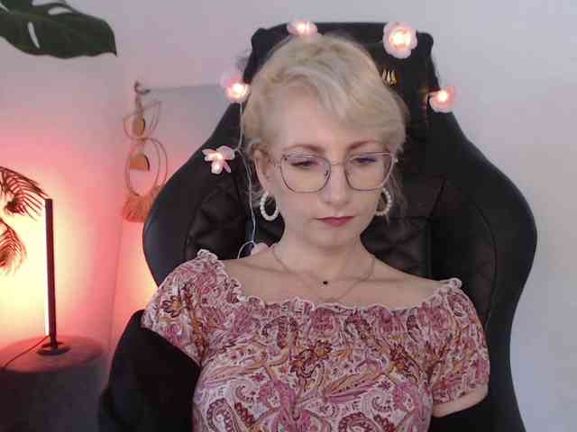 CinderellaMoon webcam