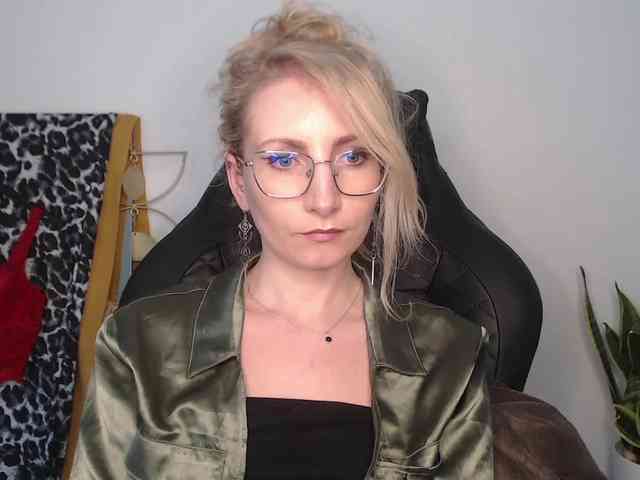 CinderellaMoon webcam