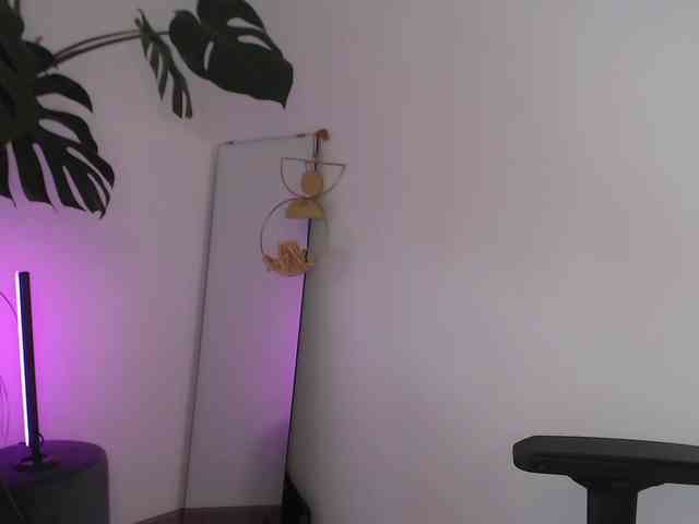 CinderellaMoon webcam