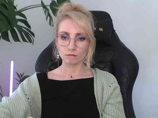 CinderellaMoon webcam