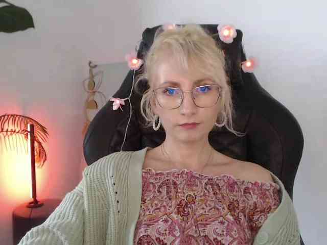 CinderellaMoon webcam
