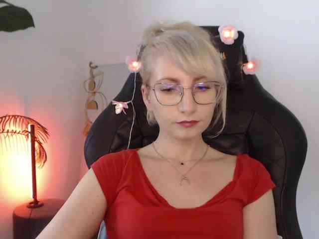 CinderellaMoon webcam