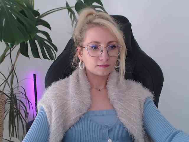 CinderellaMoon webcam