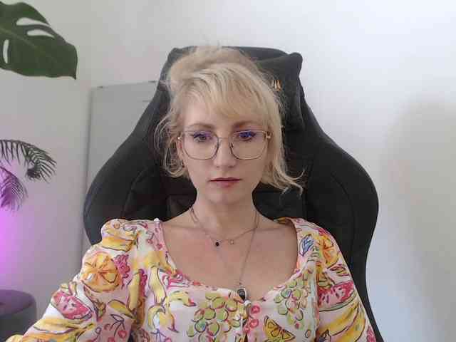 CinderellaMoon webcam