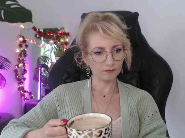 CinderellaMoon webcam